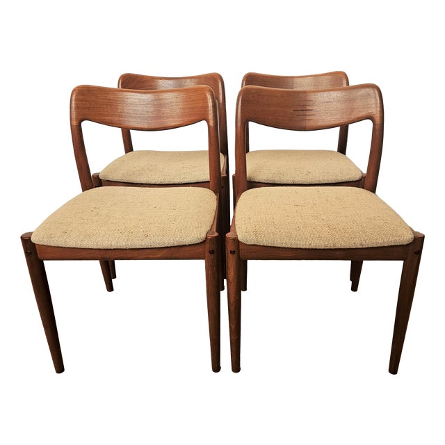Mid-Century Modern Danish Chairs by Johannes Andersen for Uldum Møbelfabrik, 1960s, Set of 4 For Sale