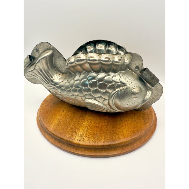 1950s Vintage Belgian Fish Chocolate Mold – Waldek Dilbeek – Mid-20th Century Tinplate Candy Mold For Sale - Image 5 of 8