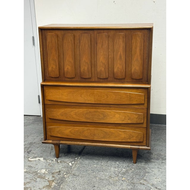 American of Martinsville Mid 20th Century American of Martinsville Gentleman Chest of Drawers For Sale - Image 4 of 12