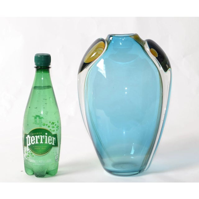 Glass Vitrix Studio Blown Light Blue & Gold Art Glass Vase Thomas Buechner Op Art 80s For Sale - Image 7 of 13