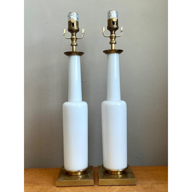Metal Vintage Mid-Century Modern Style White Ceramic Table Lamps For Sale - Image 7 of 16