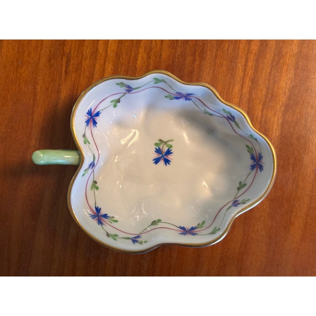 Sweet dish perfect for jewelry or candy in the Blue Garland pattern. Ageless design in excellent condition.