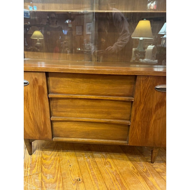 1950s Walnut China Cabinet For Sale - Image 4 of 15