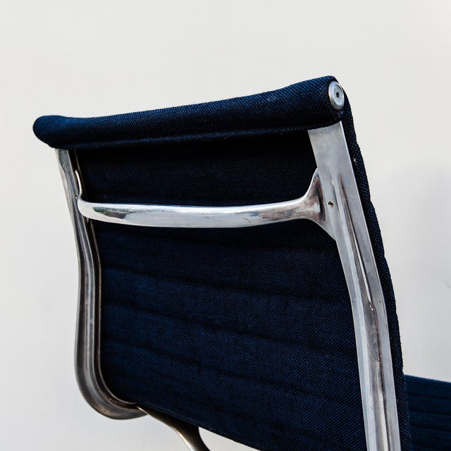 Early Herman Miller Eames Aluminum Group Side Chairs For Sale In Los Angeles - Image 6 of 10