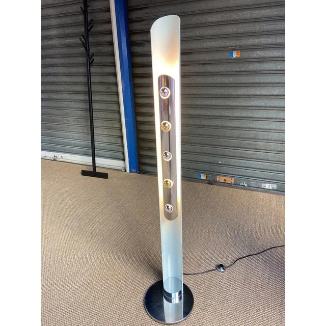 Totem Lamp (5 bulbs) - Enrico Tronconi Circa 1970 Chromed metal and white lacquered metal H152XD30 This piece is...