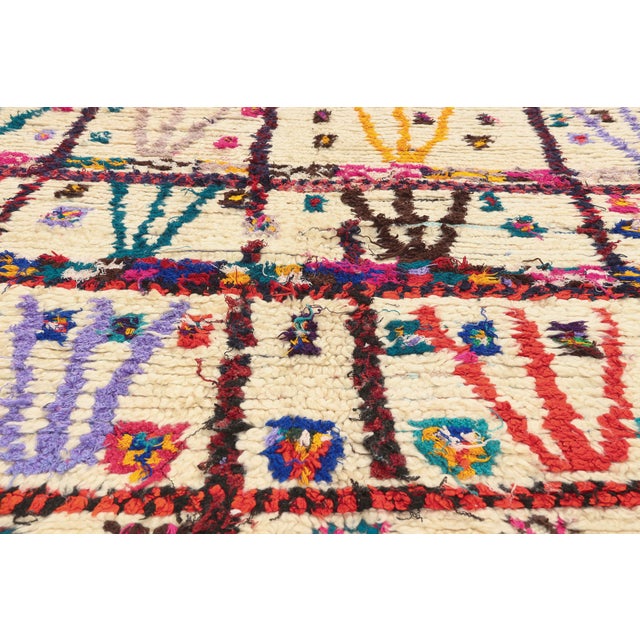 Late 20th Century Vintage Azilal Boucherouite Moroccan Rug, 05'04 X 09'00 For Sale - Image 5 of 10