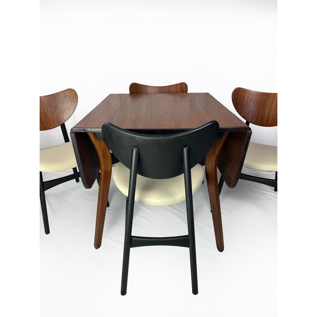 Mid-Century Modern Tola and Black Dining Table with Butterfly Chairs, 1960s, Set of 5 For Sale - Image 10 of 11