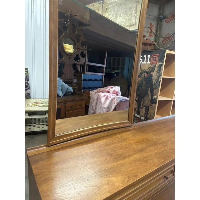 Beautiful Sculptra Dresser from the Brooklyn Premiere line at Broyhill Furniture. 5' L x 17" D x 31" tall and with a...
