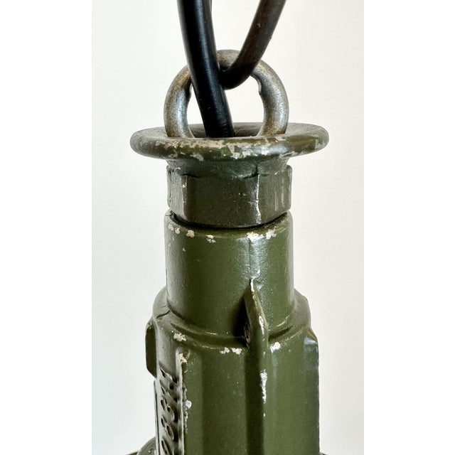 Industrial Green Enamel Military Pendant Lamp with Cast Aluminium Top, 1960s For Sale - Image 6 of 17