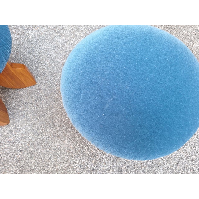 Modern Poufs in Light Wood and Blue Velvet Fabric from Artigianato Italiano, Set of 2 For Sale - Image 5 of 6