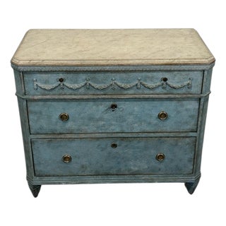 Early 19th Century Gustavian Commode For Sale