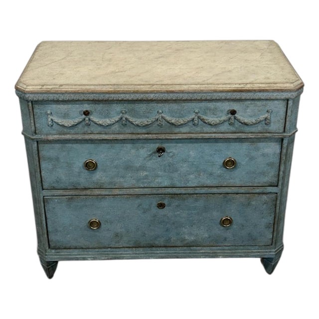 Early 19th Century Gustavian Commode For Sale