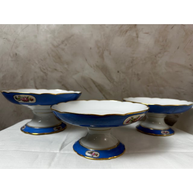 Paris Porcelain Service, 1880, Set of 35 For Sale - Image 10 of 18