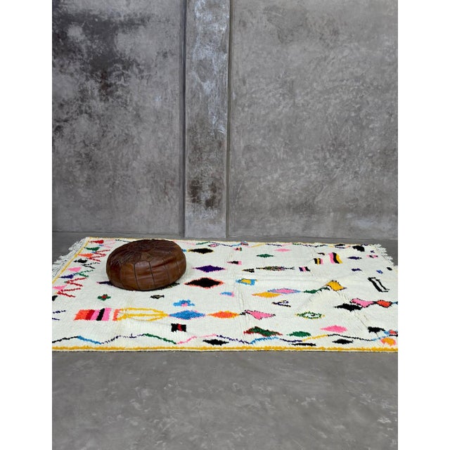 Abstract Artful Moroccan Azilal Rug - 9.2 X 7 Ft For Sale - Image 3 of 4