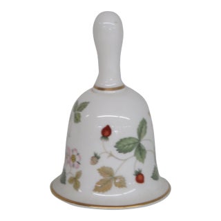 Wedgwood England Wild Strawberry Bell Fine Bone China With Gold Gilt Trim 4738b For Sale