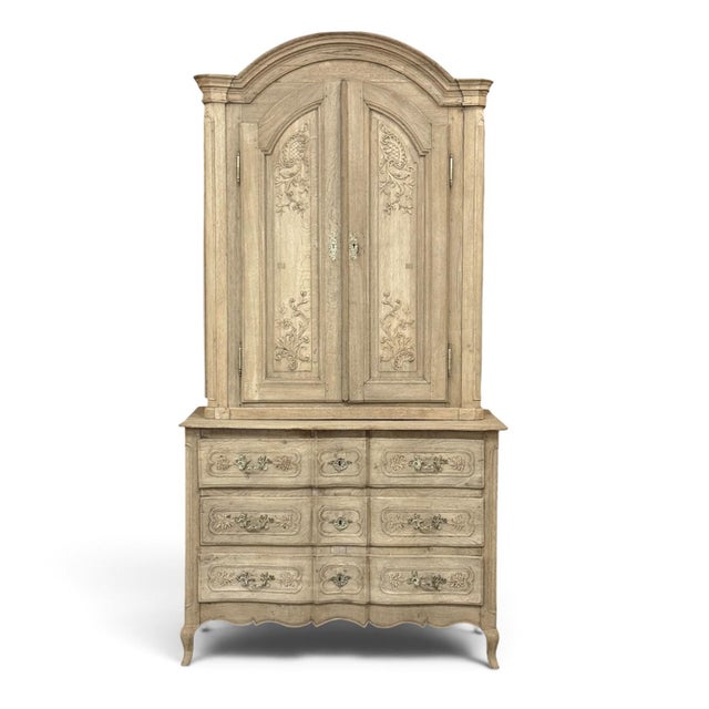 Late 18th Century 18th Century Country French Louis XV Liegeois Stripped Oak Commode a Deux Corps For Sale - Image 5 of 18