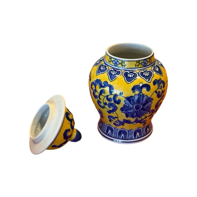 Chinoiserie Late 20th Century Yellow & Blue Chinoiserie Ginger Jar For Sale - Image 3 of 7