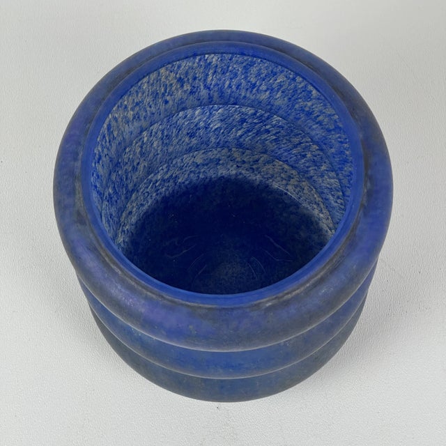 1990s Vintage Italian Vetri Soffiati Blue Art Glass Canister With Gilded Metal Lid by CX Design For Sale - Image 5 of 10