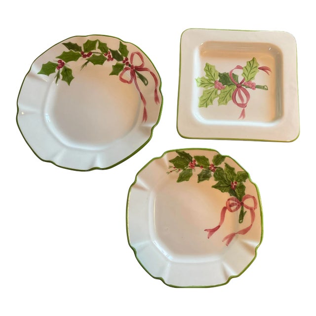 Vintage l.a. Pottery by n.s. Guston Co. Christmas Holly Serving Plates- Set of 3 For Sale