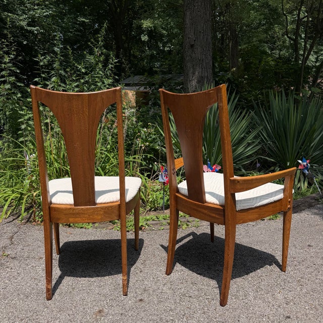 Mid Century Modern Attributed to Broyhill Walnut Dining Set With 6 Chairs For Sale In Cleveland - Image 6 of 12