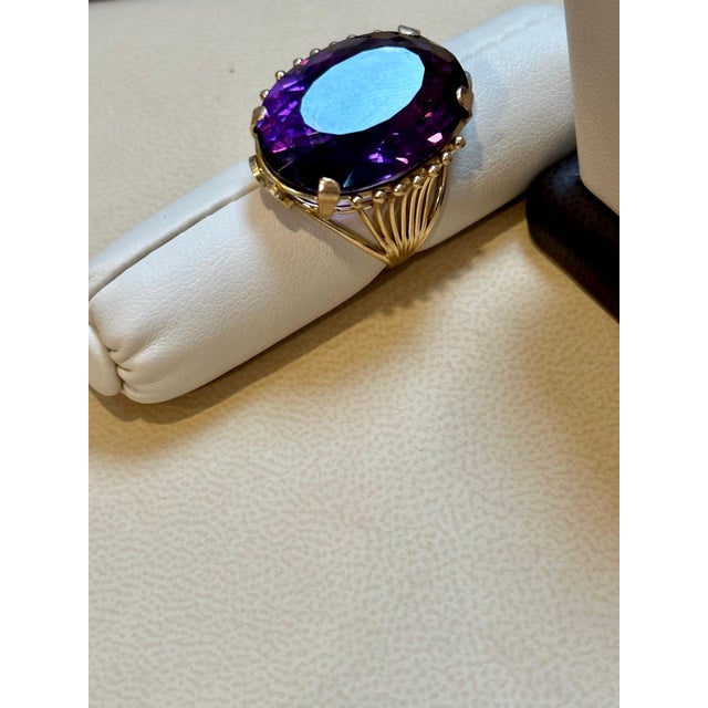 27 Carat Oval Amethyst Cocktail Ring in 14 Karat Yellow Gold, Size 5.5 For Sale In New York - Image 6 of 8