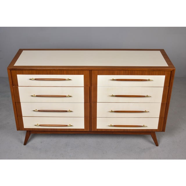 Italian Mid-Century Eight-Drawer Chest in Mahogany & Cream Lacquer For Sale - Image 4 of 12