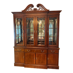 Vintage Ethan Allen Georgian Flame Mahogany Lighted Breakfront Cabinet