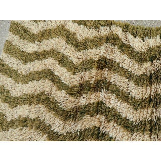 Ivory Galerie Shabab Collection Mid-20th Century Turkish Tulu Rug For Sale - Image 8 of 10