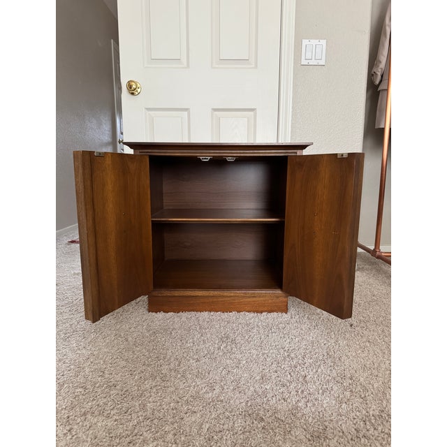 1960s Bassett Furniture Industries Mid Century Modern Dresser and Nightstand, 2 Pieces For Sale - Image 16 of 17