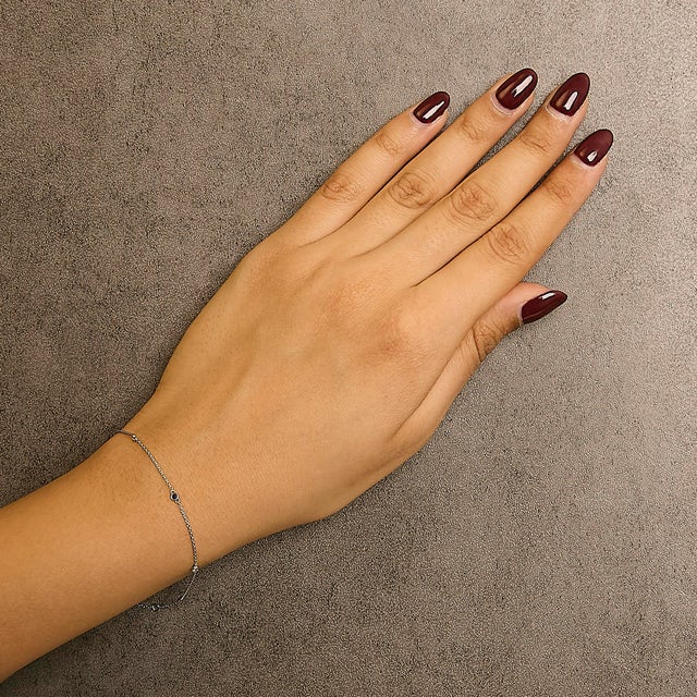 14K White Gold Alternating Blue Sapphire and Diamond Bezel Station Chain Bracelet - Size 7.5 inch For Sale - Image 4 of 5