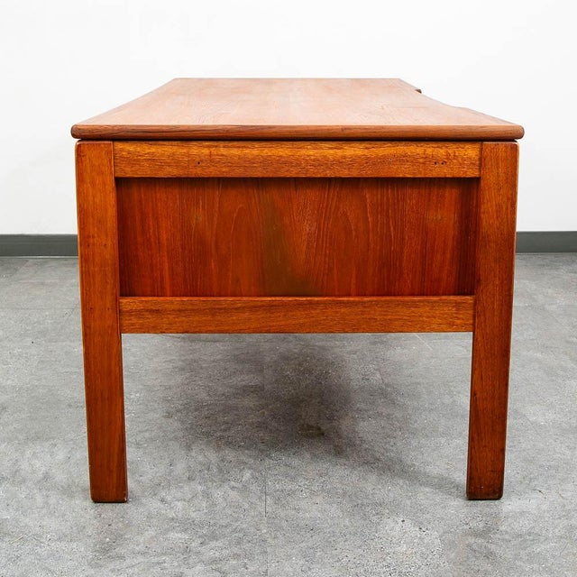 Mid Century Danish Modern Desk Floating 4 Drawer Teak Executive File Large MCM For Sale - Image 4 of 12