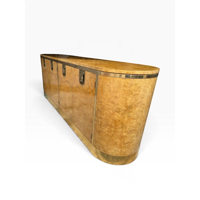 1970s 1970s Hollywood Regency Burlwood Racetrack Credenza With Brass Trim, Attributed to Mastercraft For Sale - Image 5 of 8