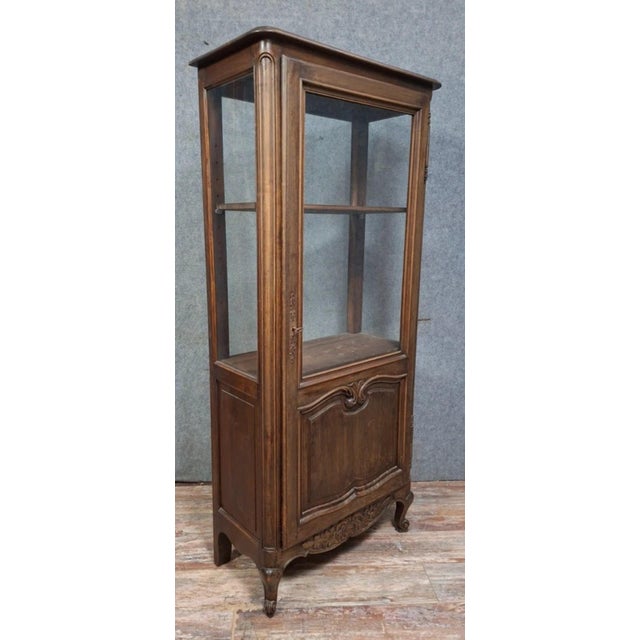 Mid-20th Century Louis XV French Display Cabinet in Walnut For Sale - Image 5 of 9