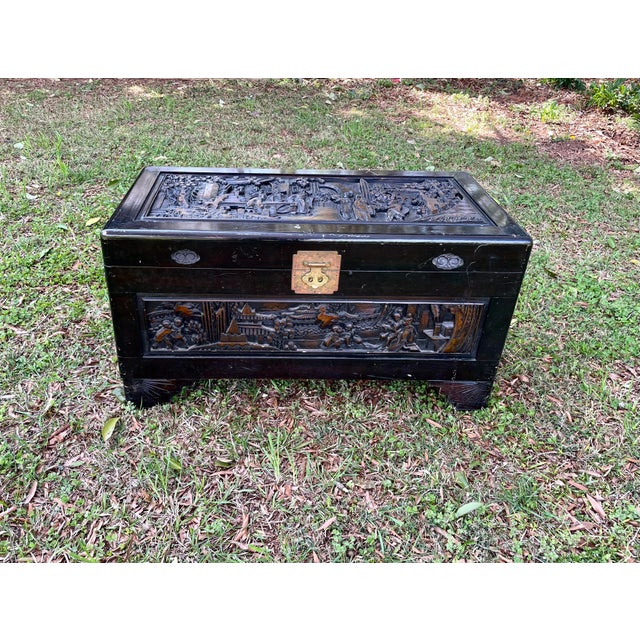 Chinoiserie 1980s Vintage Majestic Co. Carved Wooden Chinoiserie Trunk/Chest For Sale - Image 3 of 15