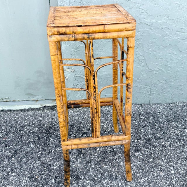 Vintage Burnt Tortoise Shell Finished Bamboo Pedestal/Plant Stand For Sale - Image 4 of 7