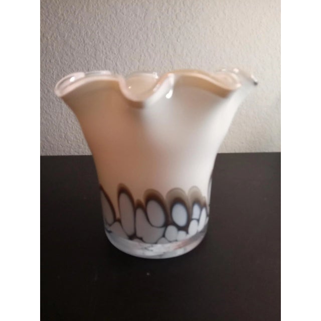 1990s Art Deco White Art Glass Vase With Ruffled Edges For Sale - Image 4 of 7