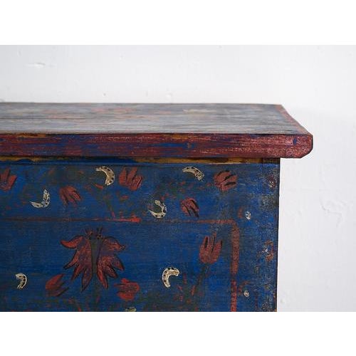 Wood Antique Navy Blue Trunk with Floral Details, 1920s For Sale - Image 7 of 12