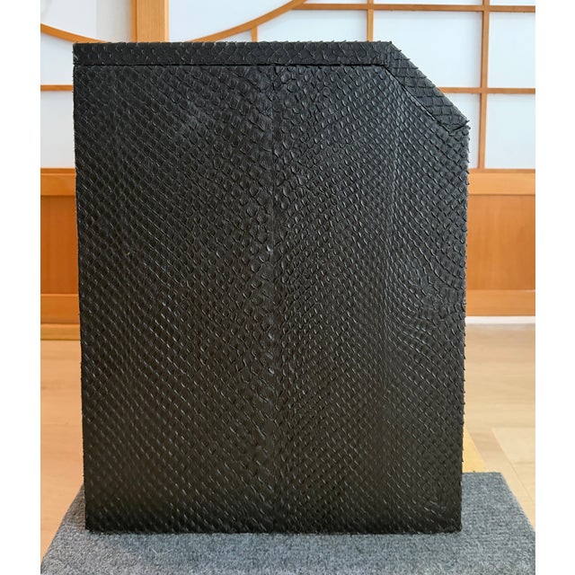 American Elisabeth Weinstock Large Black Bespoke Snakeskin 4-Drawer Luxury Jewelry Chest / Case - Rare For Sale - Image 3 of 16