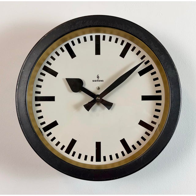 Metal Industrial Factory Black Wall Clock from Siemens, 1950s For Sale - Image 7 of 17