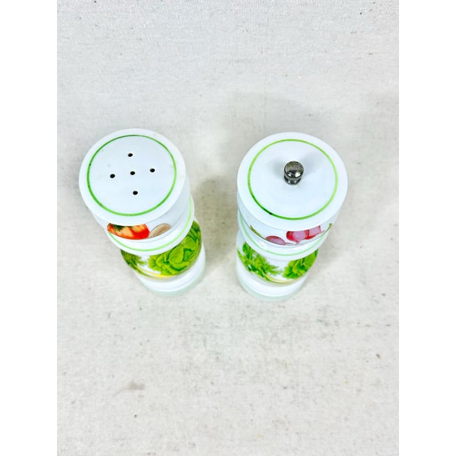 Royal Worcester Vintage Royal Worcester Country Kitchen Ceramic Salt and Pepper Shakers-A Pair For Sale - Image 4 of 8