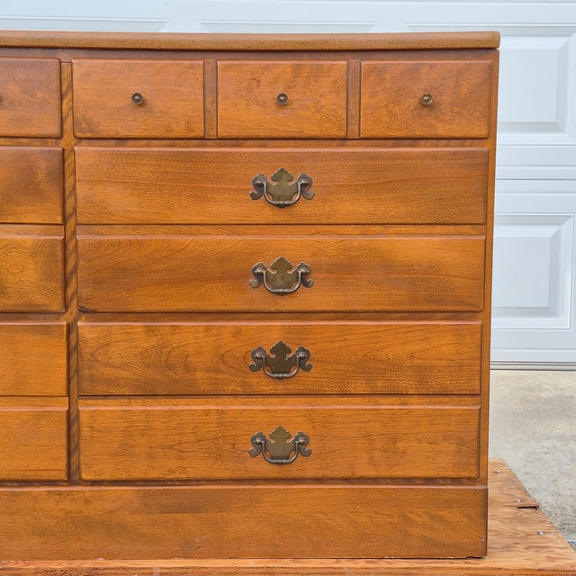 Baumritter 1970s Ethan Allen Baumritter American Made Maple 6-Drawer Dresser Chest For Sale - Image 4 of 18
