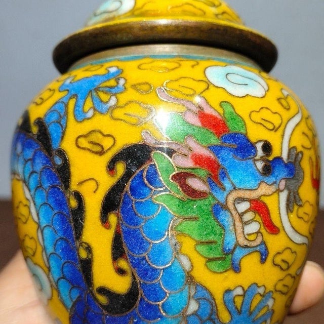 Yellow Pair of Vintage Chinese Yellow Cloisonné "Dragon & Phoenix" Ginger Jars - 1310g For Sale - Image 8 of 9