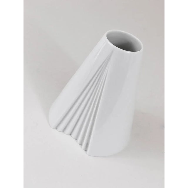 White Geometric Op Art Porcelain Vase by Ambrogio Pozzi for Rosenthal, Germany, 1980s For Sale - Image 10 of 11