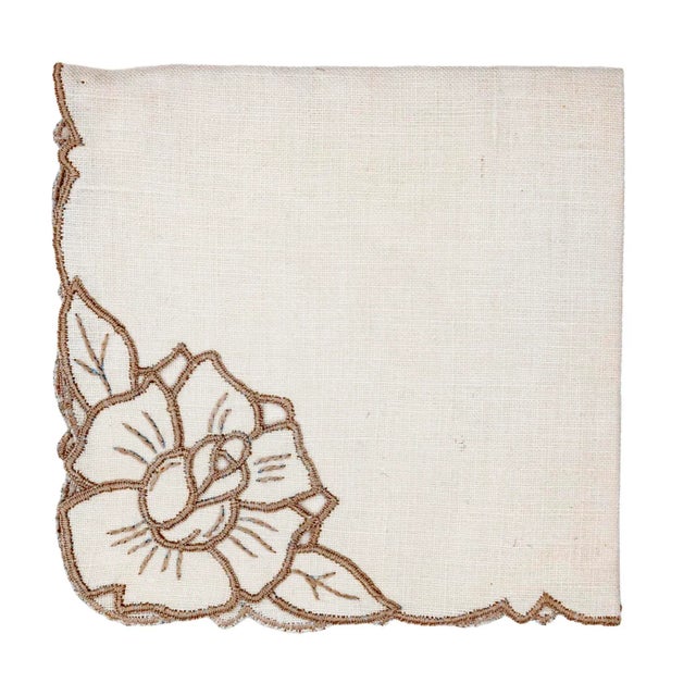 Vintage Linen Luncheon Napkins With Embroidered Flower Motif- Set of 8 For Sale - Image 4 of 9