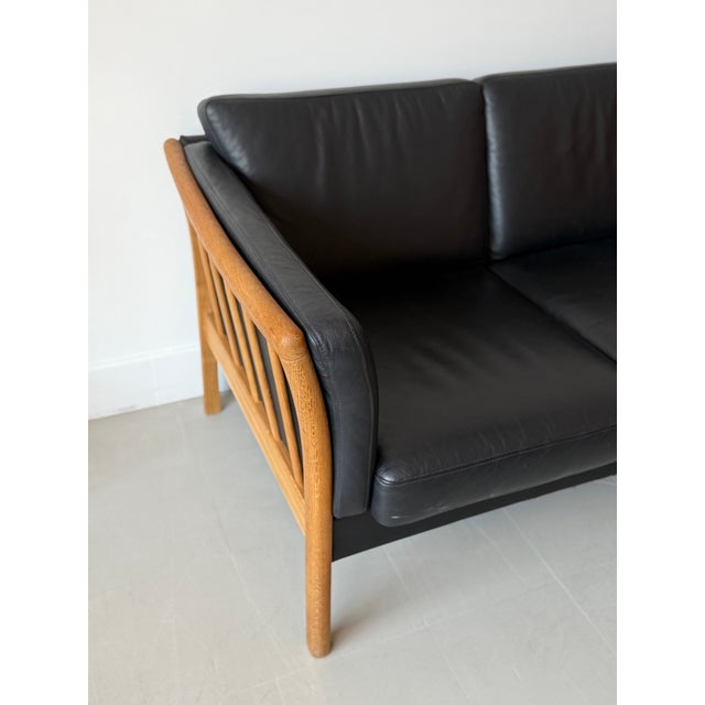 Black Leather 3-Seater Sofa with Oak Frame attributed to Mogens Hansen for Stouby, Denmark, 1970s For Sale - Image 13 of 18