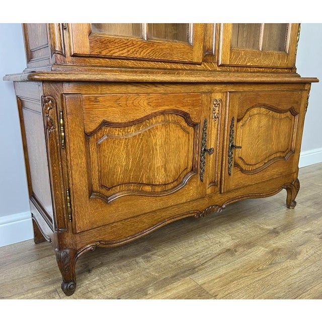 Vintage French Louis XIV Style Oak Display Cabinet For Sale - Image 9 of 16