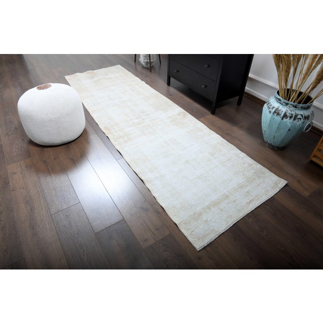 Turkish 1970s Vintage Handmade Wool Cotton Turkish Beige Area Rug For Sale - Image 3 of 11
