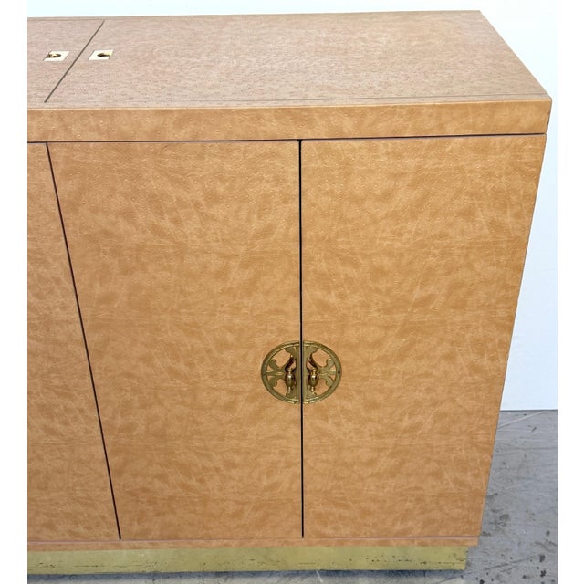 Brown 1970s Embossed Leather Ostrich Expandable Dry Bar Cabinet, Style of Springer For Sale - Image 8 of 17