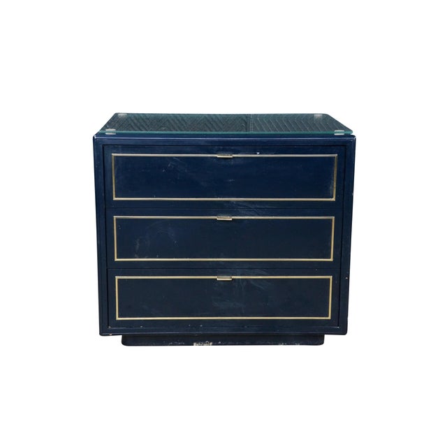 This handsome pair of vintage Mid-Century Modern John Stuart accent chests features a sleek, minimalist silhouette infused...