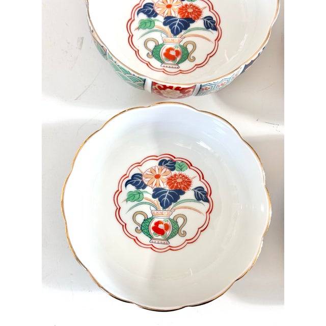 Vintage Imari Rice Bowls – Japanese Floral Vase Panel Design, Scalloped Rim - Set of 6 For Sale In Louisville - Image 6 of 15